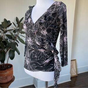 Vintage y2k black and light pink floral top with ruffles and 3/4 sleeves